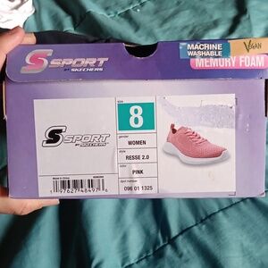 Women's pink sketchers tennis shoes. Size 8 nwt